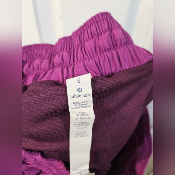 Lululemon Hotty Hot Short II *2.5" Regal Plum - Picture 8 of 10